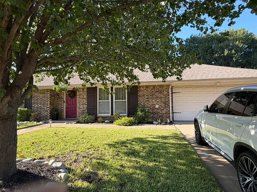 3 bed, 1681 sqft, $3,800 — Photo 2