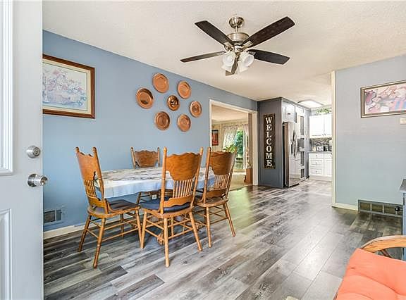 3rd image of 3017 S Crysler Ave