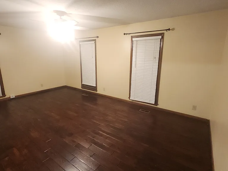 1216 Edinborough Ln — Photo 11
