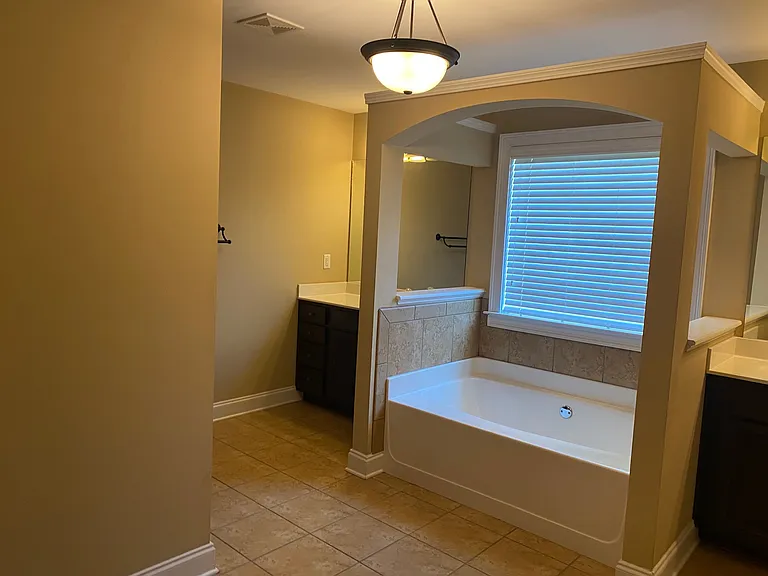 319 Haywood Dr — Photo 18
