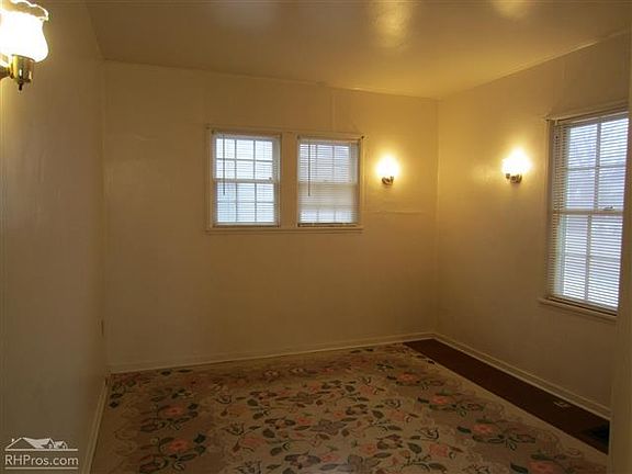 4th image of 204 16th Ave S APT 1