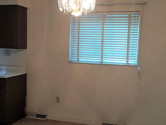Large dining area between kitchen and living room