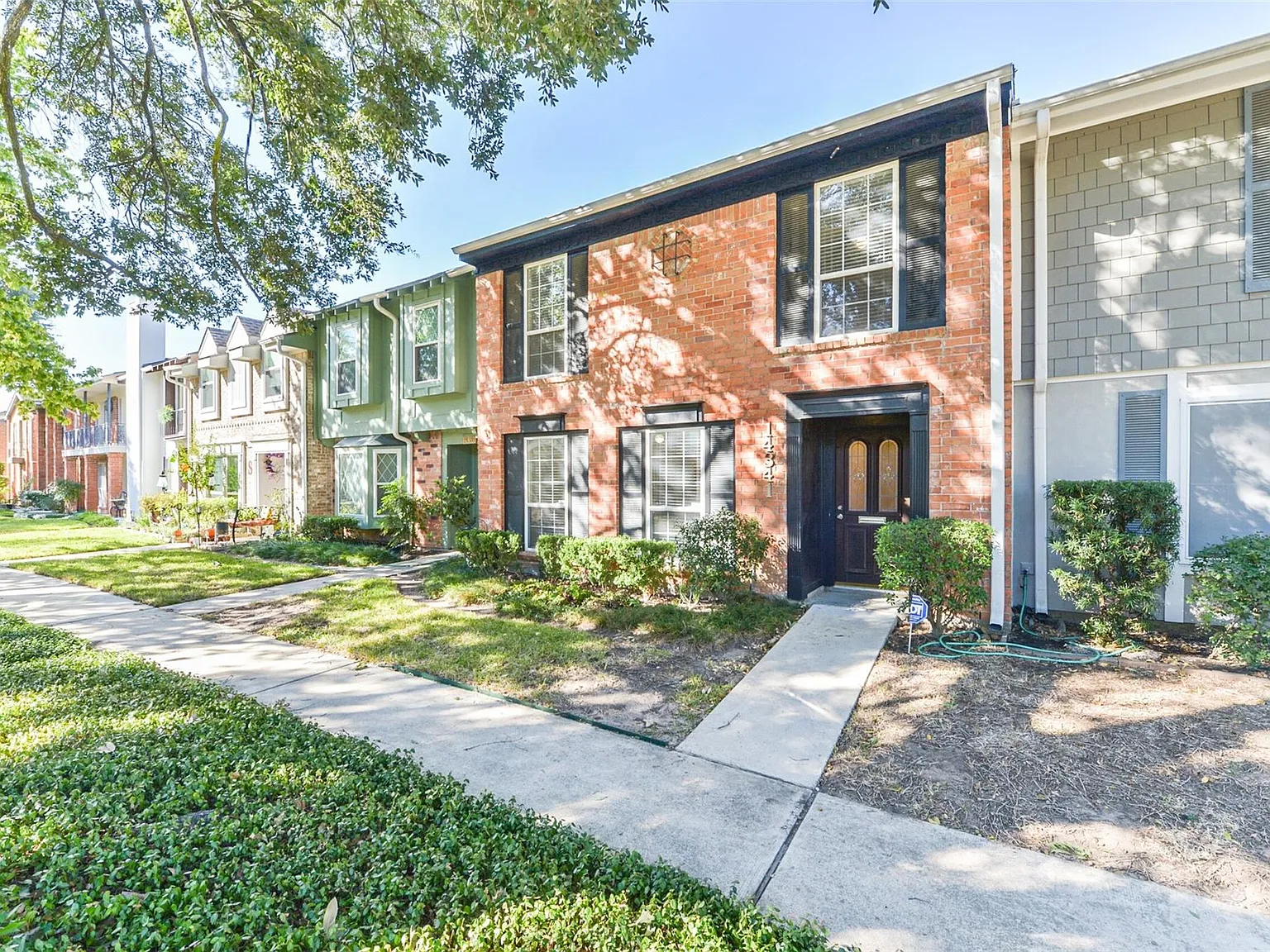 3 bed, 3.0 bath, 2064 sqft, $2,250 — Photo 3