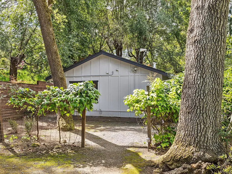 10 Angelica Ct #A — Photo 22