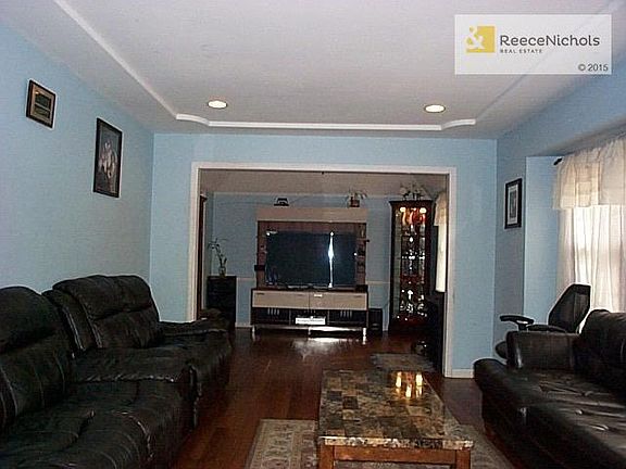 3rd image of 9612 W 97th St