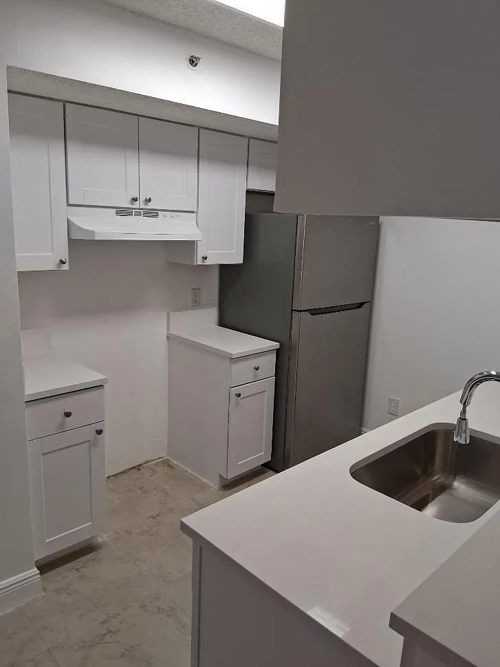 3 bed, 2.0 bath, 1084 sqft, $2,550 — Photo 2