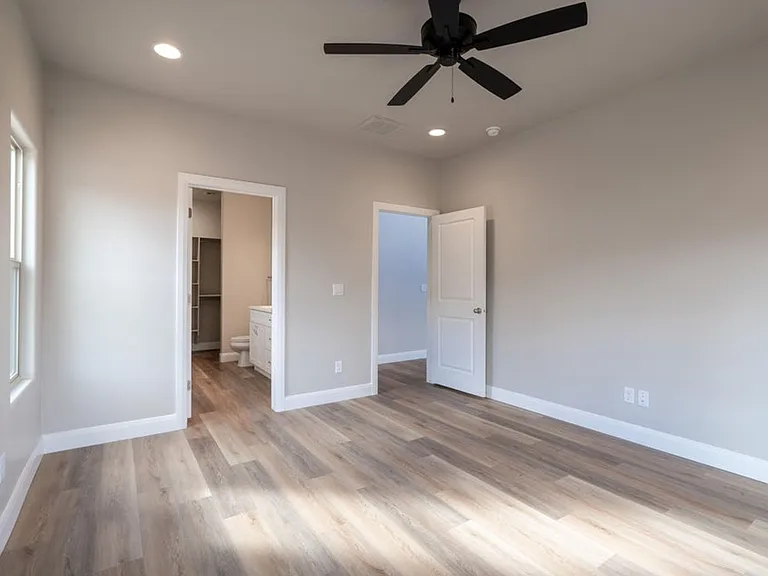 174 N 100 W #6 — Photo 8