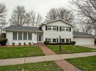 439 Wilshire Dr W, Wilmette, IL