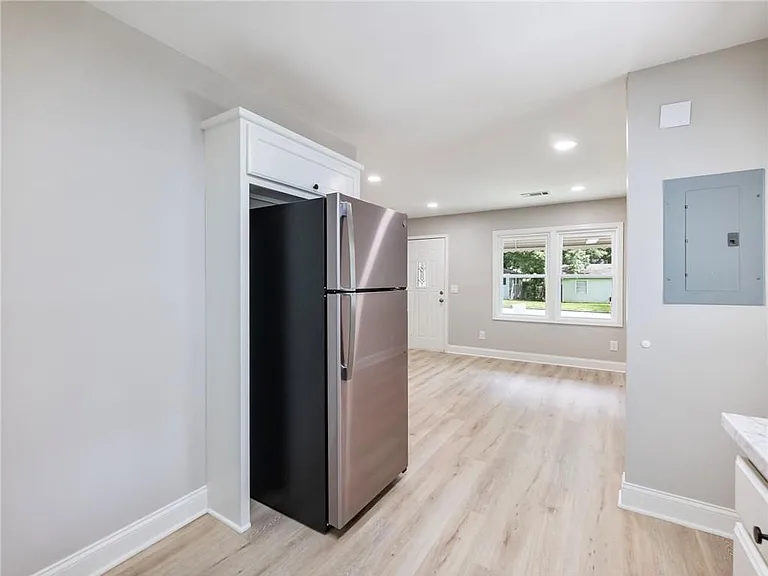 2862 Argyle Dr NW — Photo 6