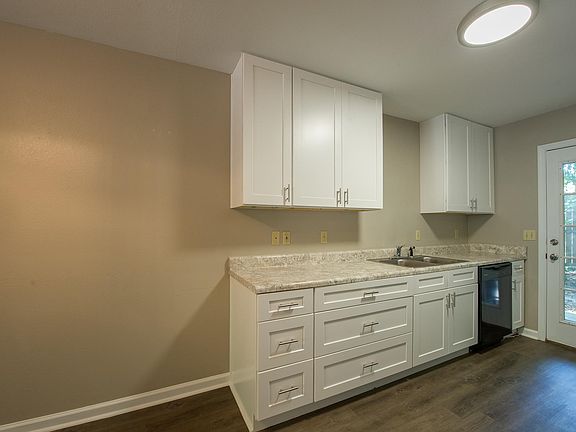 5th image of 506 McKeithan St APT 6