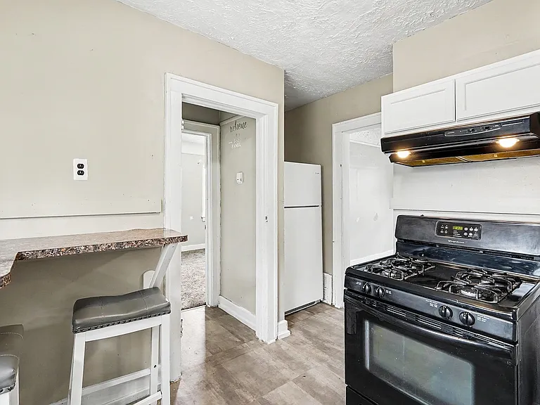 203 S Marshall St #2 — Photo 2