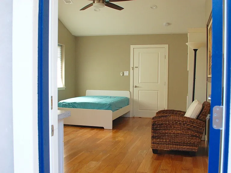 1537 Barton Dr — Photo 4