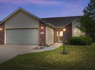 8922 Merganser Ln, Fort Wayne, IN 46818