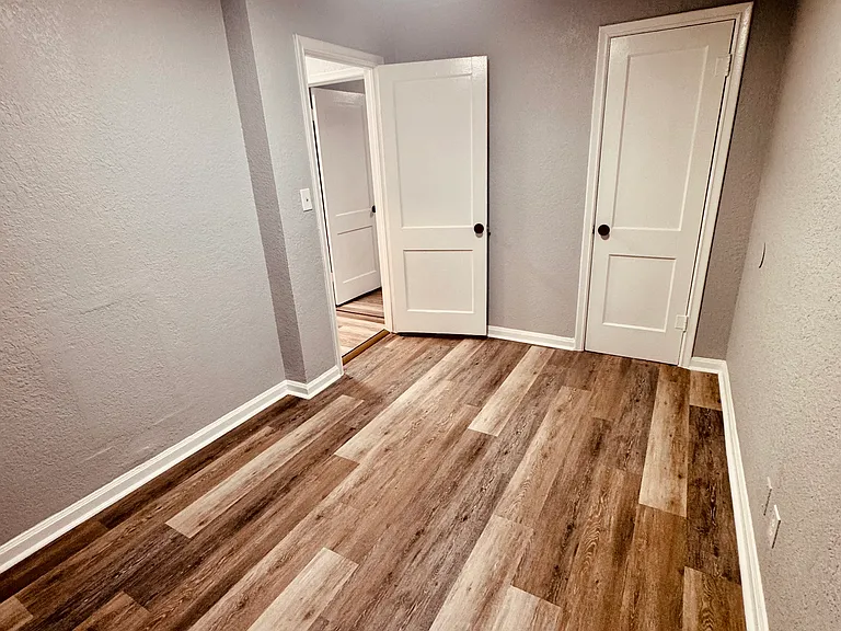 2040 E Woodrow St — Photo 12