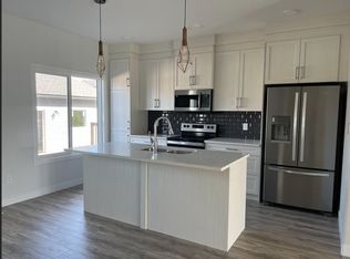 9484 Colak Ln SW, Edmonton, AB T6W3Y8