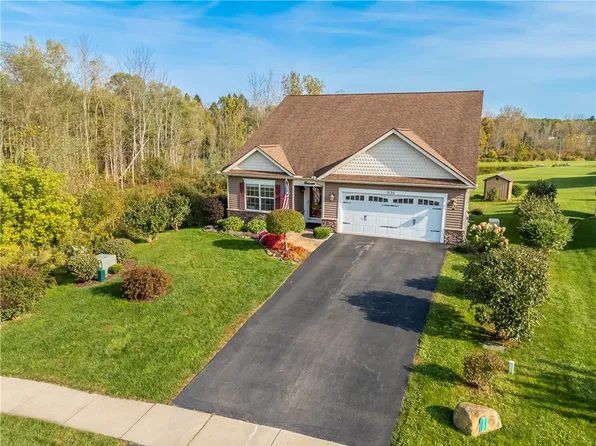 2132 Mykola Rd, Walworth, NY 14568