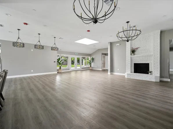 3001 Hurstview Dr, Hurst, TX 76054