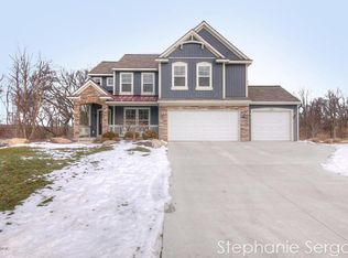 9888 Sunset Ridge Dr NE, Rockford, MI