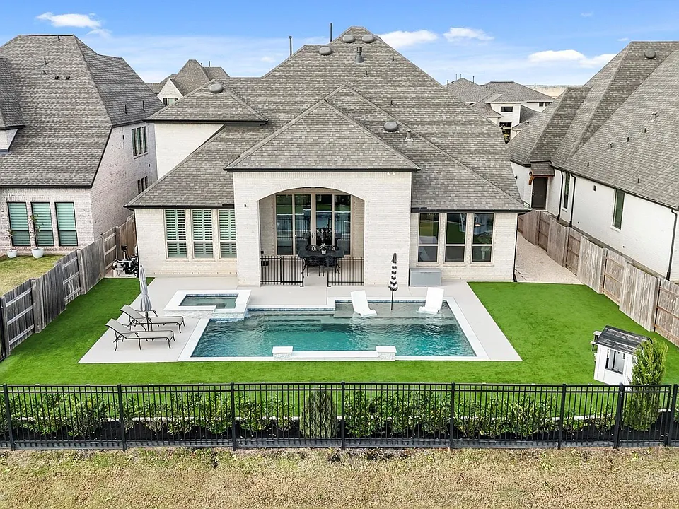24715 Beebalm Trl