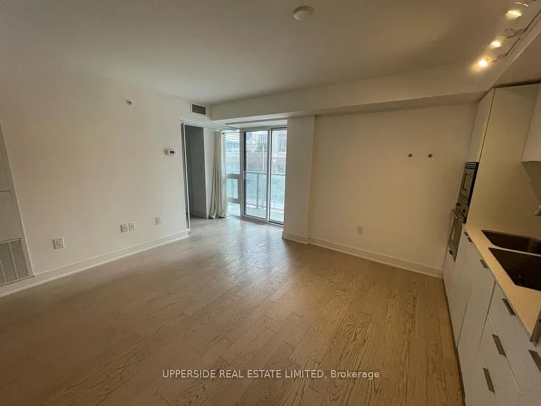 955 Bay St #207 — Photo 7