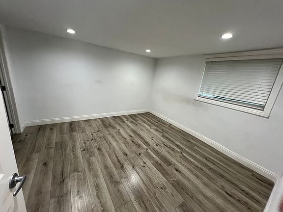 2nd image of 806-806 N Record Ave