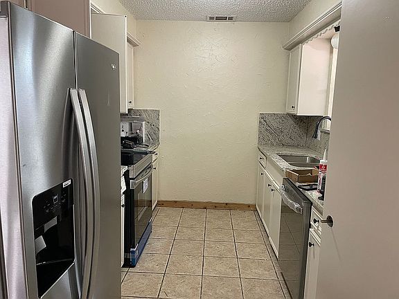 4th image of 621 Heritage Hill Dr