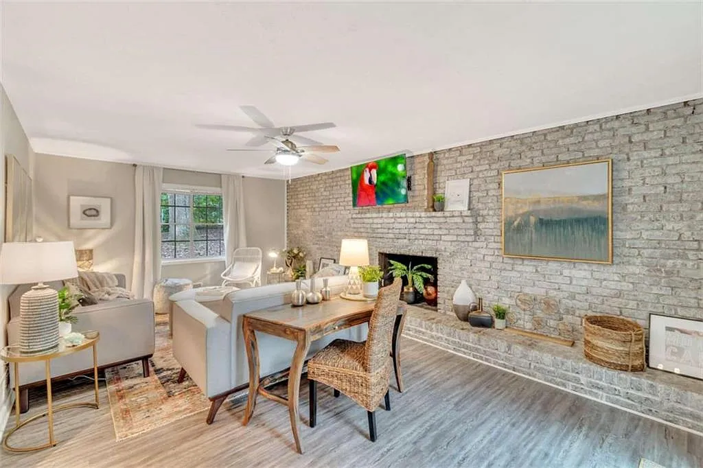 4 bed, 2.0 bath, 1800 sqft, $5,750 — Photo 2