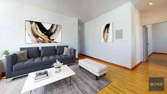 Rented by Bond New York | media 25