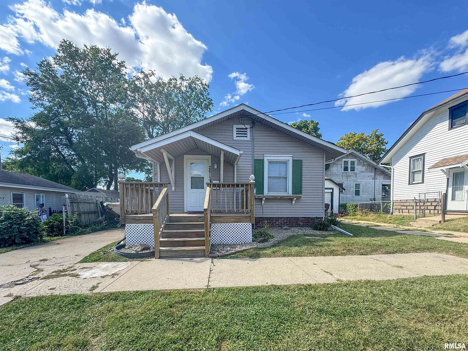 2613 N Ellis St photo 1
