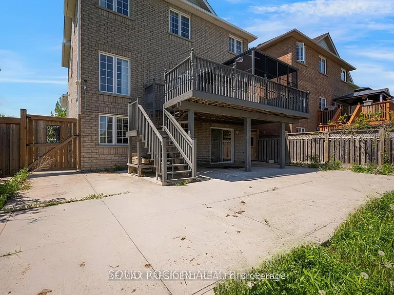 15 Roundstone Dr — Photo 25