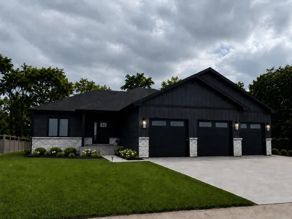 5841 Shady Lake Rd, Columbus, NE 68601