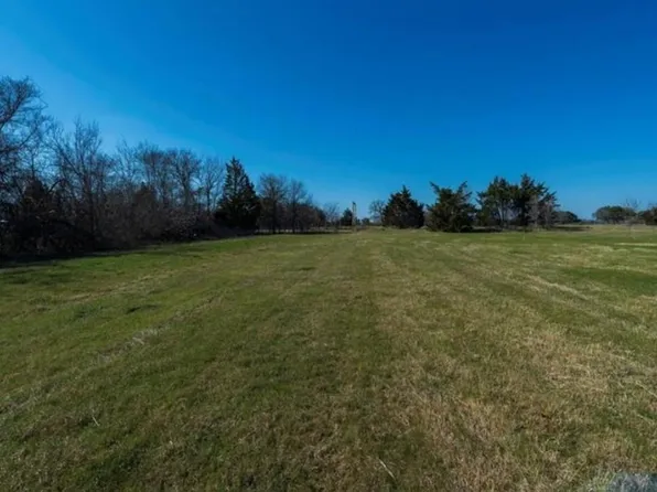 8146 Schuster Rd, Ledbetter, TX 78946