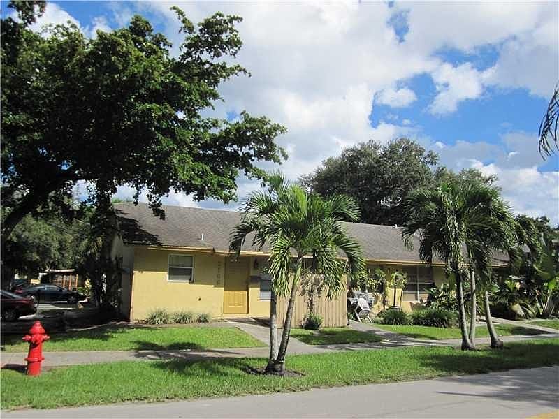 1st image of 2100 SW 18th Ave