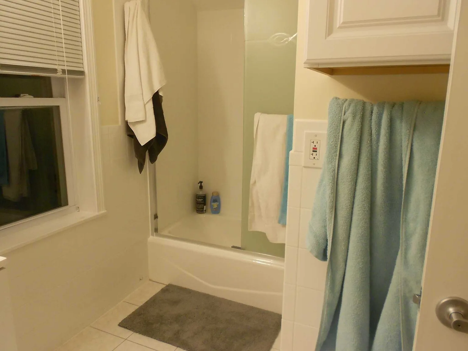 4 bed, $4,000 — Photo 1