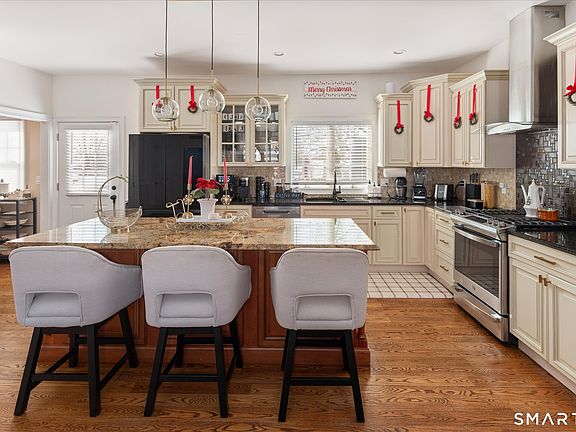 5th image of 10 Turner Road