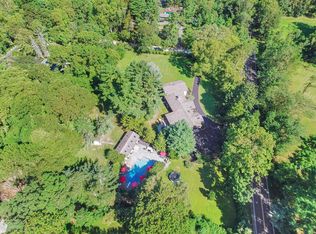 39 Fruitledge Rd, Brookville, NY 11545