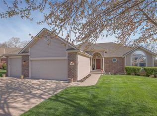 4113 SW Flintrock Dr, Lees Summit, MO 64082