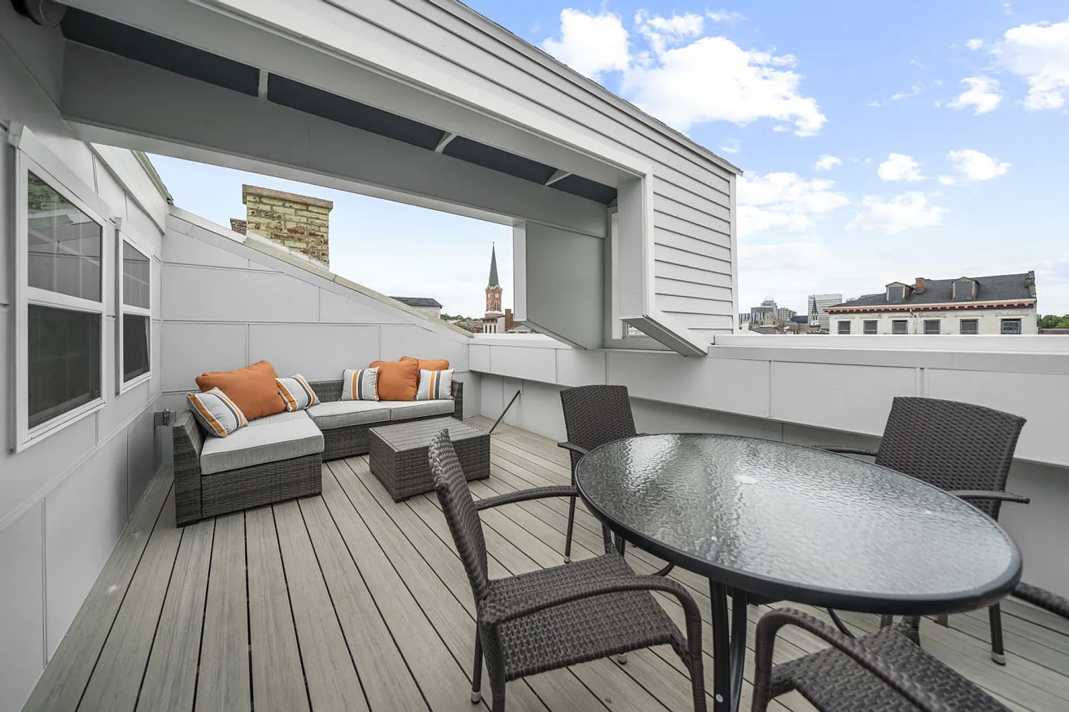 5 bed, 3.0 bath, 3444 sqft, $6,724 — Photo 4