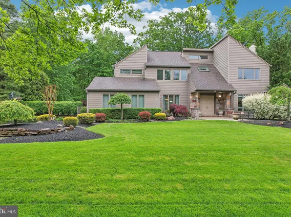 16 Victoria Pl, West Windsor, NJ 08550