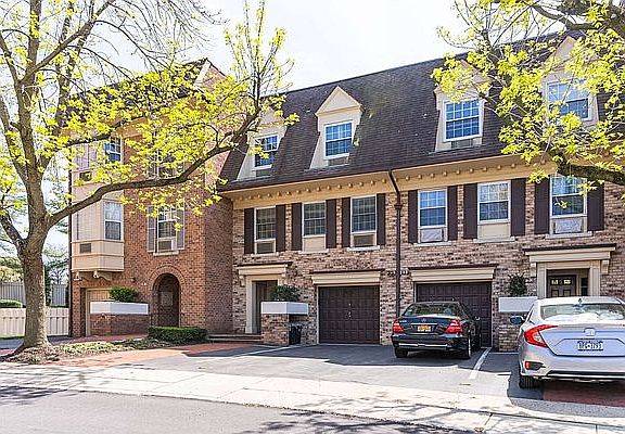 5th image of 13-36 Robin Ln #70-L