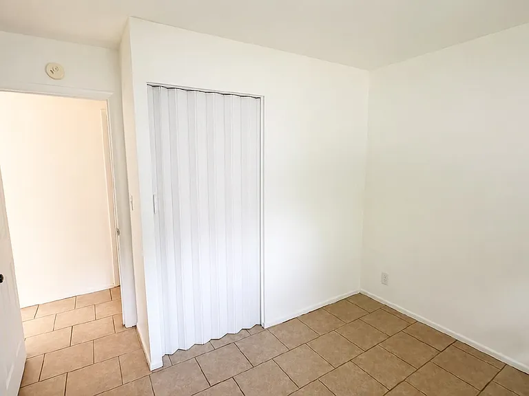 3608 Eisenhower Dr — Photo 8