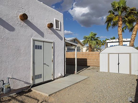 4th image of 10451 S Summer Ave