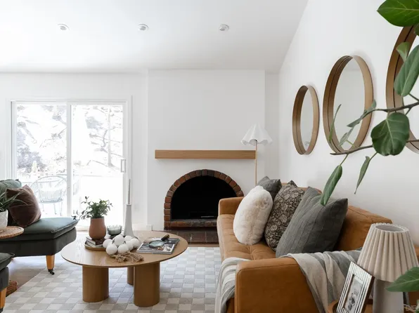 725 Santa Florencia, Solana Beach, CA 92075