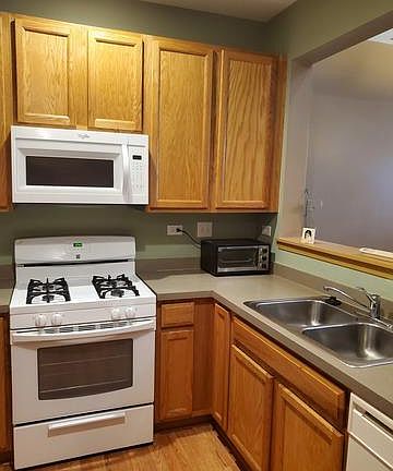 3rd image of 2557 Hillsboro Blvd