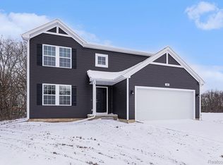 1216 Lockes St, Howell, MI 48843