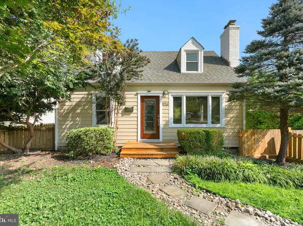 906 Maple Ave, Rockville, MD 20851
