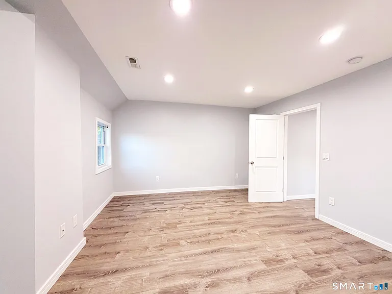 310 Alden Ave #B — Photo 22