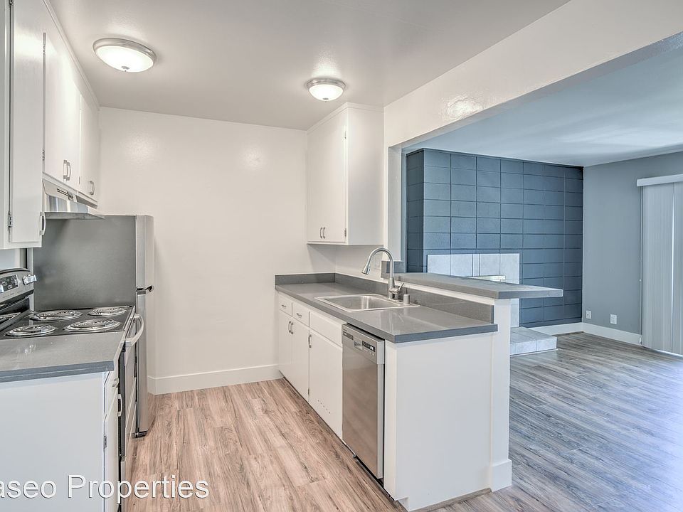 1st image of 10 Shelley Dr APT 9