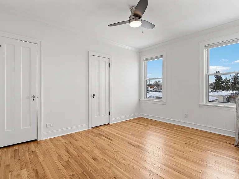 5408 W George St #2 — Photo 9
