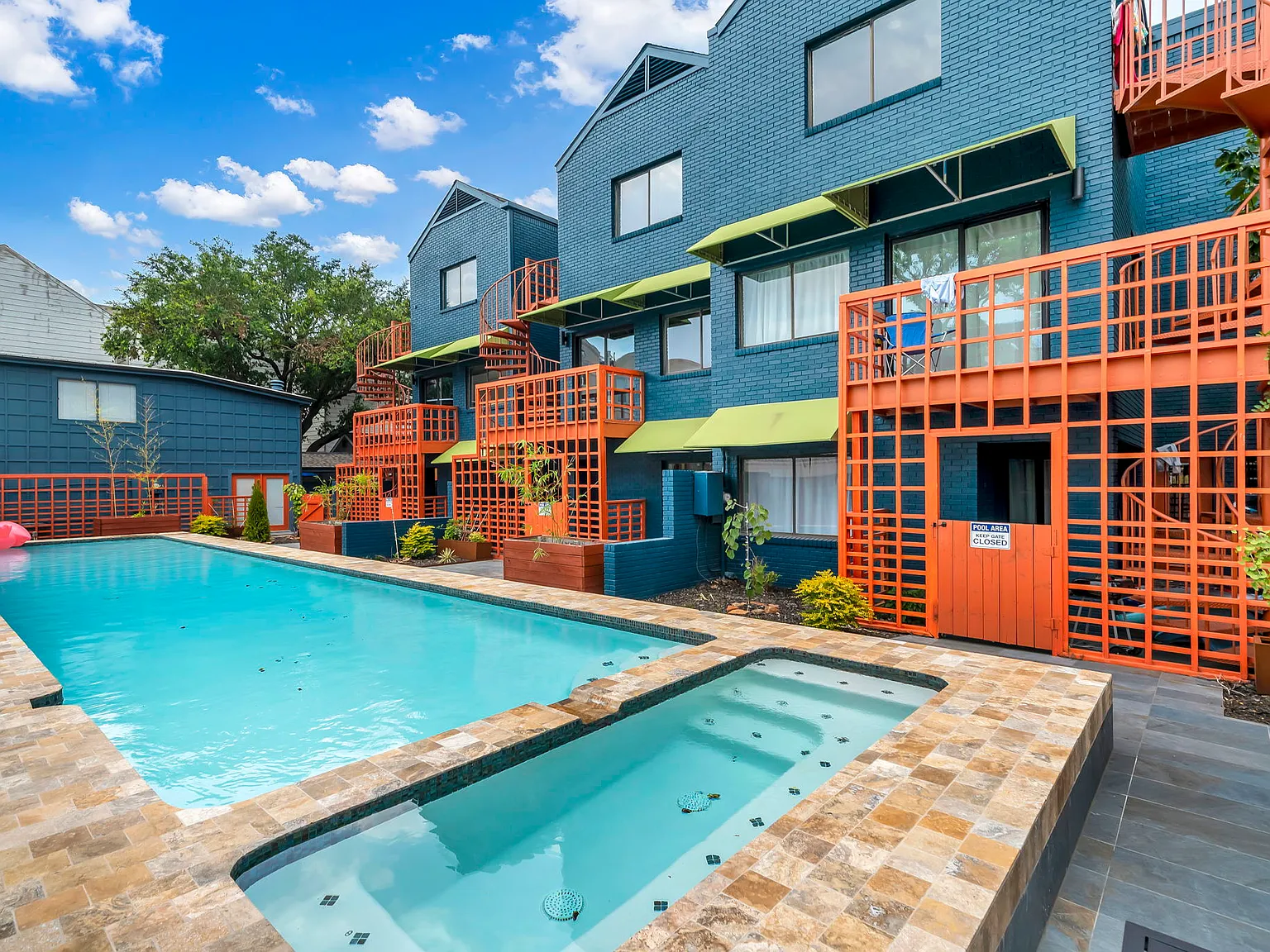 4 bed, 2200 sqft, $6,000 — Photo 1